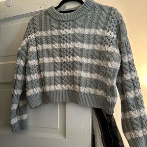 Jessica Simpson Sweater in Green and White